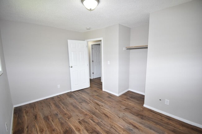 Building Photo - 3 Bedroom 1 Bath Home For Rent Near Heritage Park!