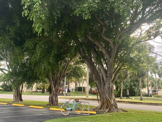 Building Photo - 7149 Golf Colony Ct