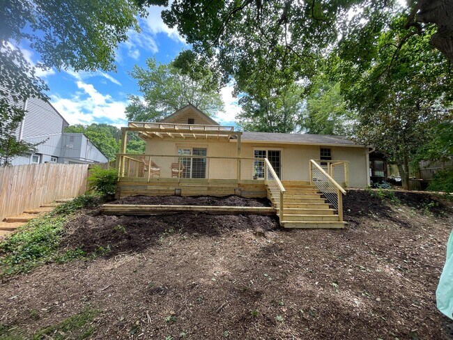Building Photo - 5538 Janelle St