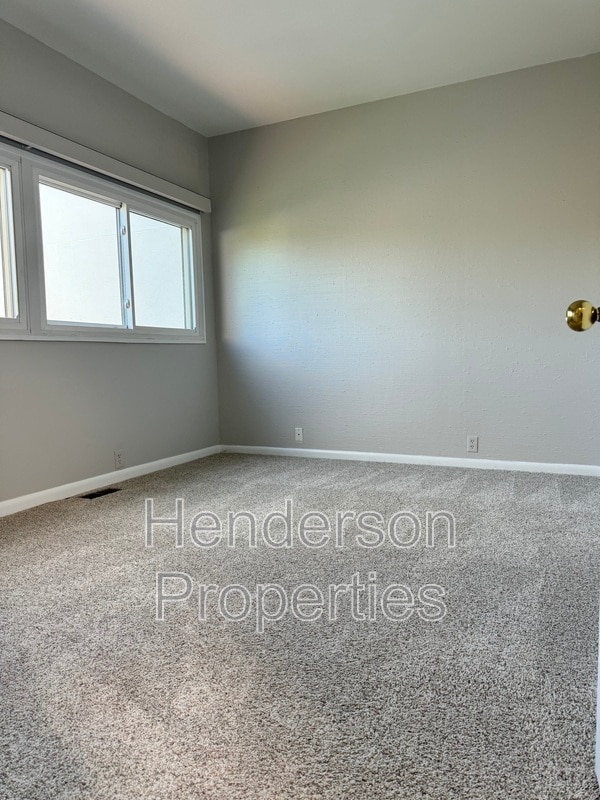 Building Photo - 501 Fenton Pl