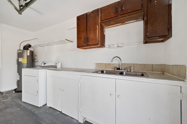 Building Photo - 6515 Morrisglen Ct