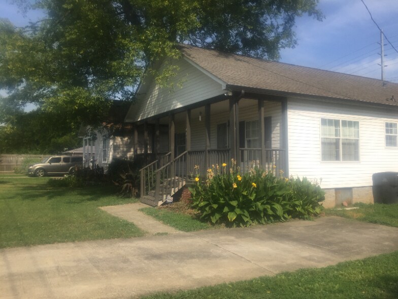 Building Photo - 1904 Britt Pl