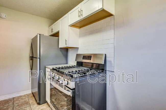 Building Photo - 6429 E Cottonwood Ln