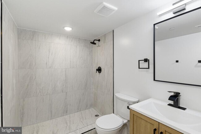 Building Photo - 2532 N 11th St