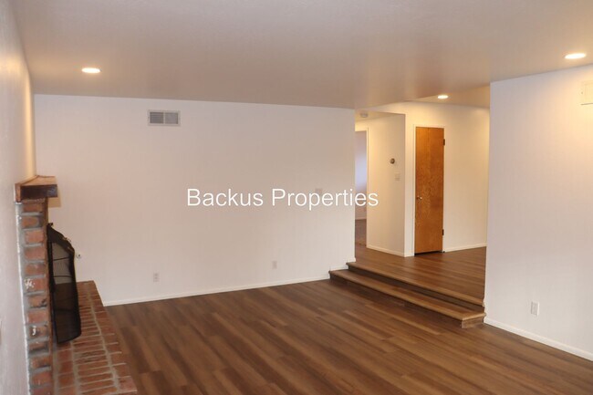 Building Photo - Wonderful three bedroom home next to Hartnell Park