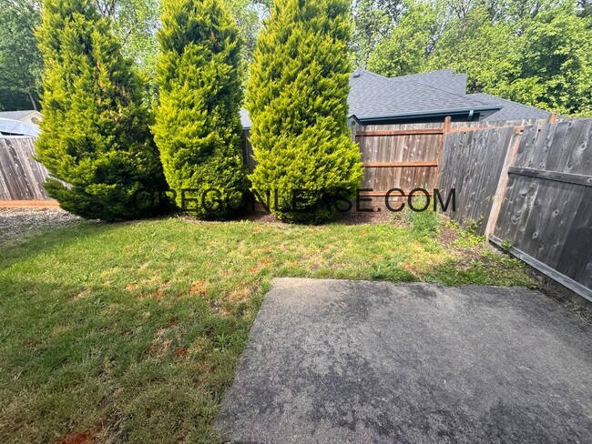 Building Photo - 3386/3390 Arrowhead st