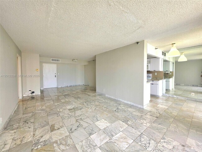 Building Photo - 290 174th St
