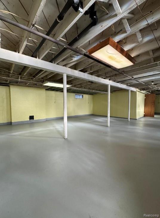 Building Photo - 355 Poplar St