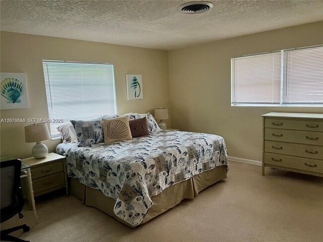 Building Photo - 1241 Manor Dr