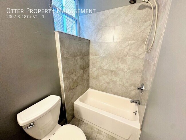 Building Photo - 2007 S 18th St