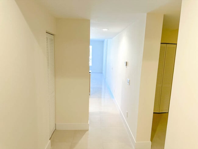 Building Photo - 15901 I