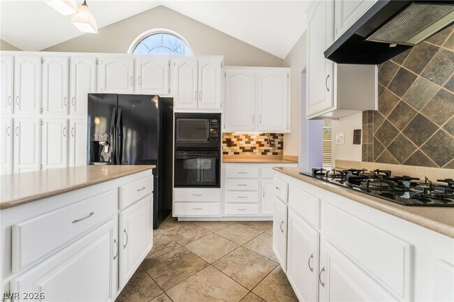 Building Photo - 1733 Tesara Vista Pl