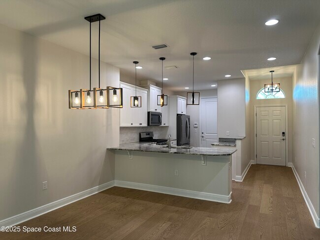 Building Photo - 2738 Spur Dr