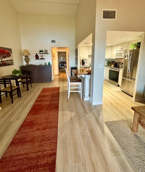Building Photo - 511 Plaza Seville Ct