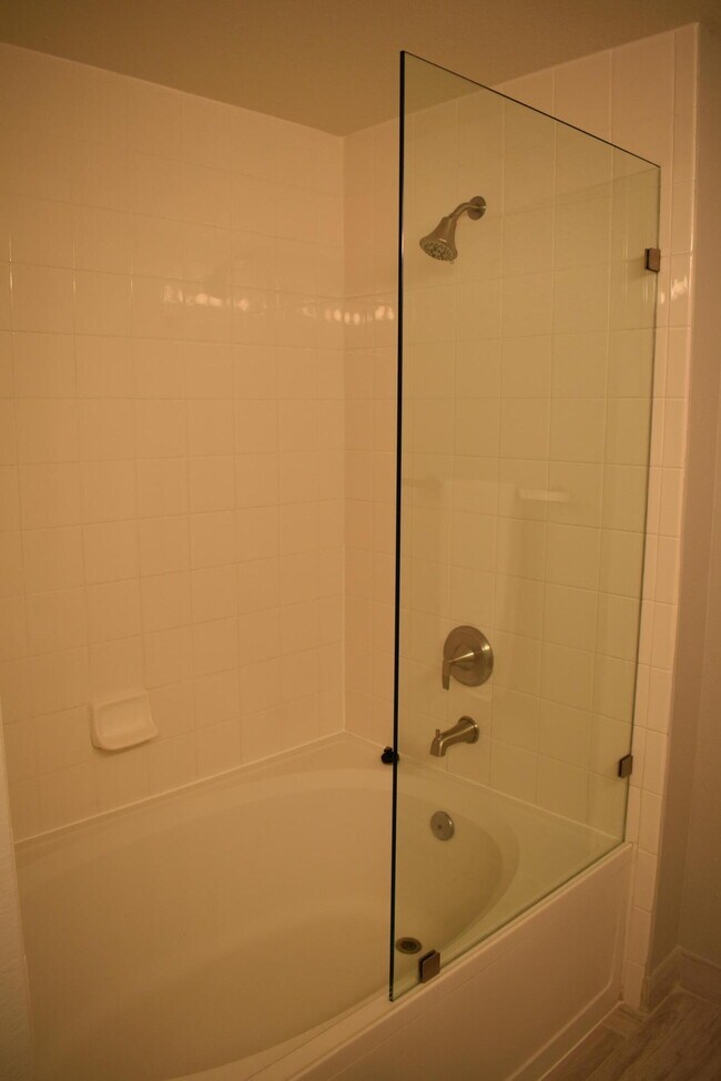 Building Photo - 3020 Alcazar Pl