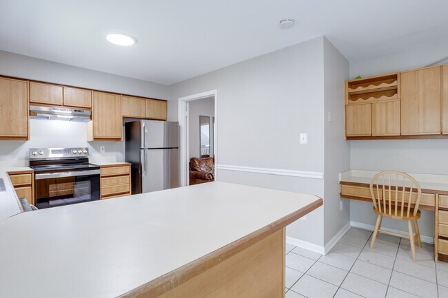 Building Photo - 4685 Forestdale Dr