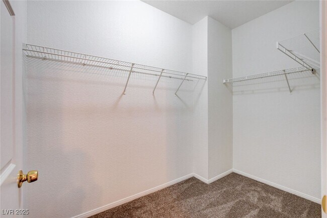 Building Photo - 6955 N Durango Dr