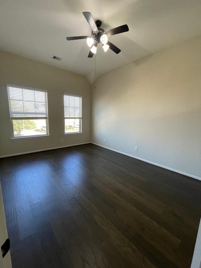 Building Photo - 23331 Del Rosso St