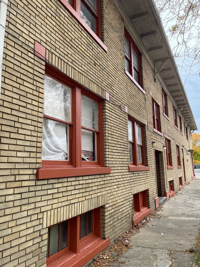 Building Photo - 234 E 156