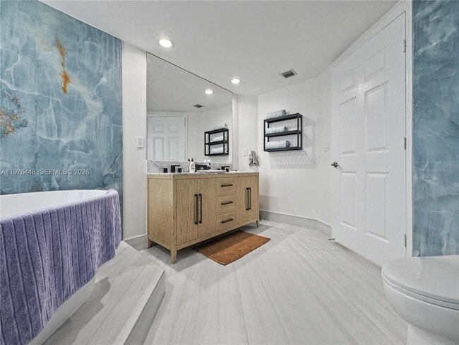 Building Photo - 1755 E Hallandale Beach Blvd