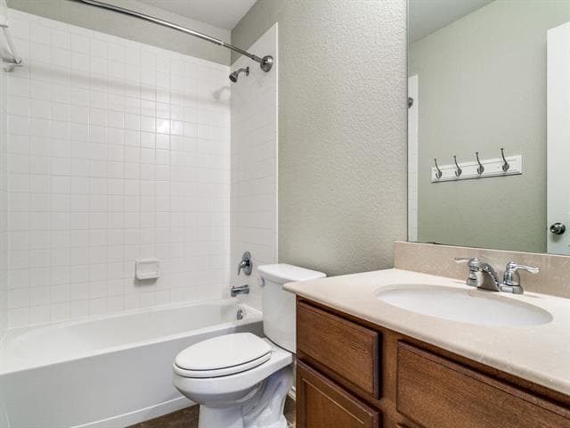 Building Photo - 430 Paddock Ln