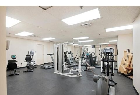 Building Photo - 1601 Spring Garden St