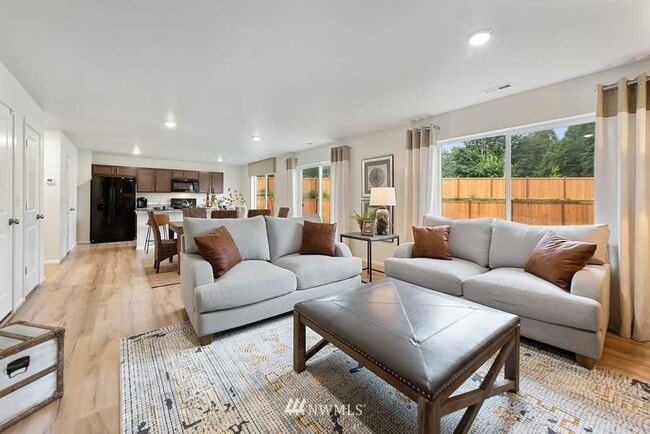 Building Photo - 1022 91st Ave SE