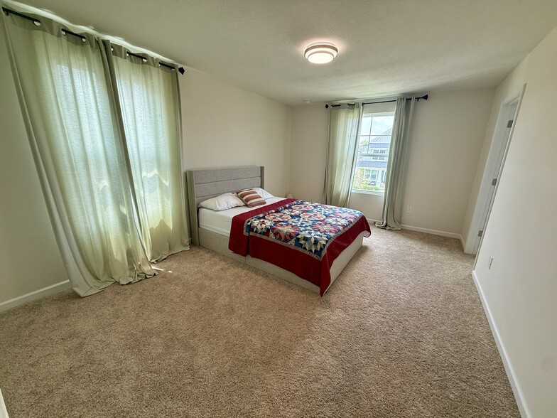 BR 3 - 2062 Broccoli Dr