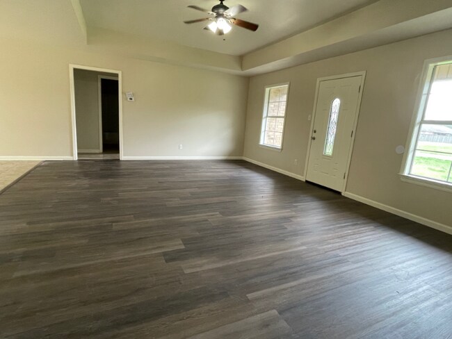Building Photo - 326 Summer Ridge Loop