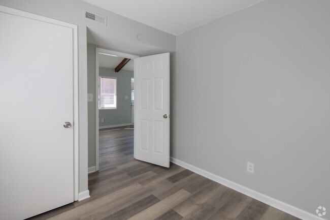 2BR, 1BA - 850SF - Primary Bedroom - Chancellor Square