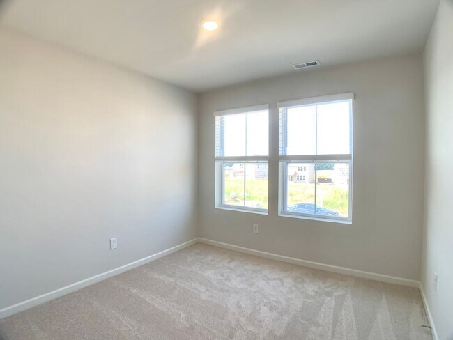 Building Photo - 821 Moray Ln