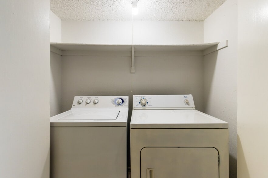 Building Photo - 8109 Skillman St