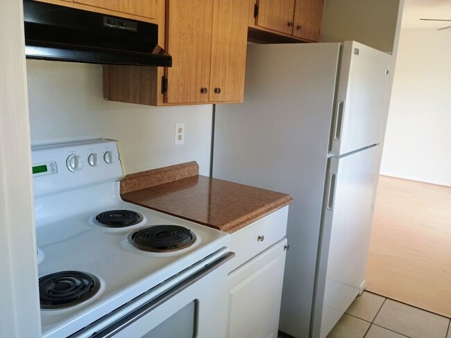 Building Photo - 2 bed 2 bath house for rent