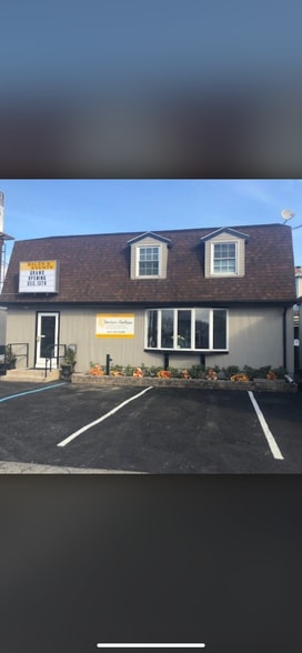 Front of building - 2727 N 5th Street Hwy