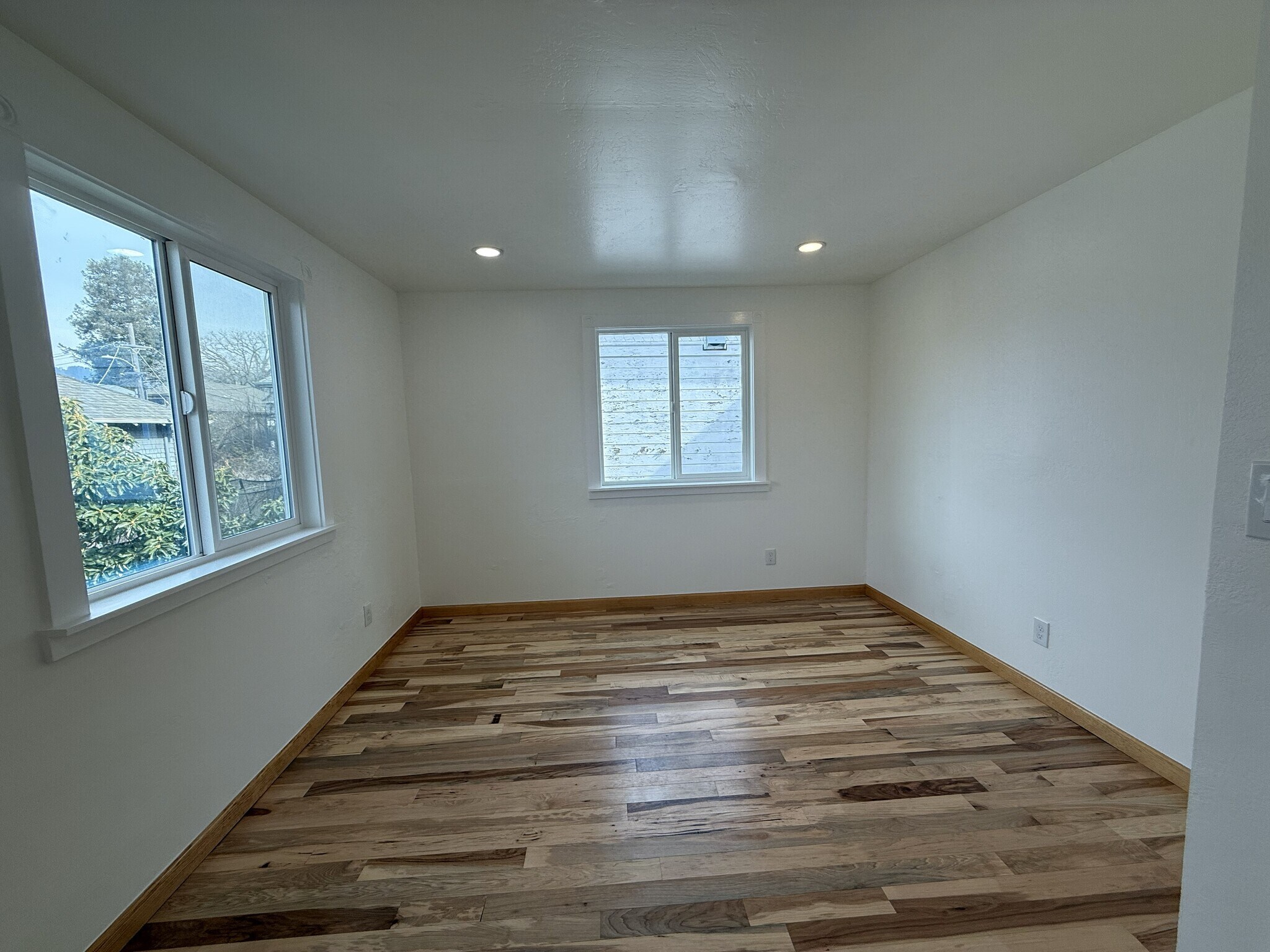 Building Photo - 1921 Harmon St