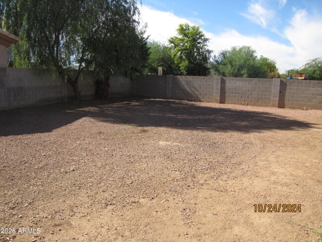 Building Photo - 8541 W Palm Ln