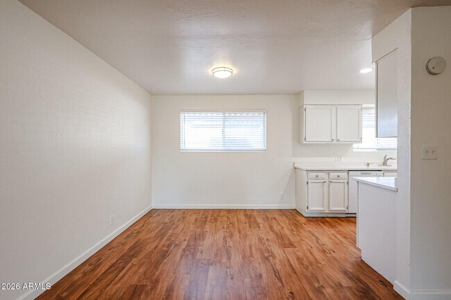 Building Photo - 1111 E Turney Ave