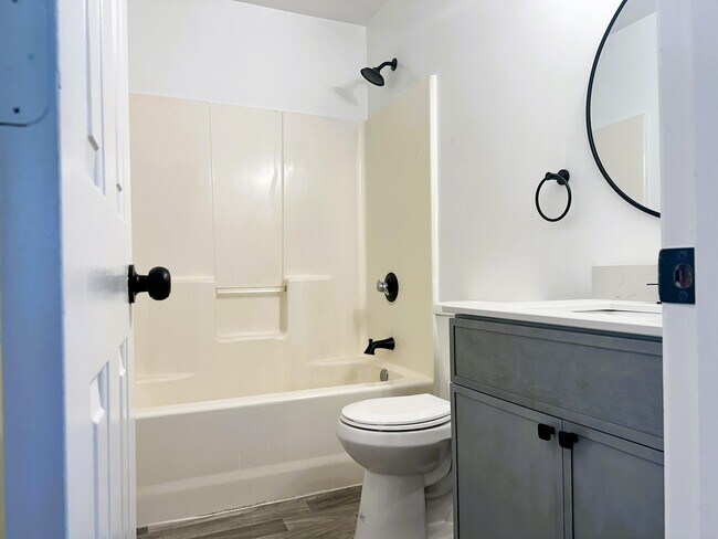 Building Photo - 234 Jonathans Way