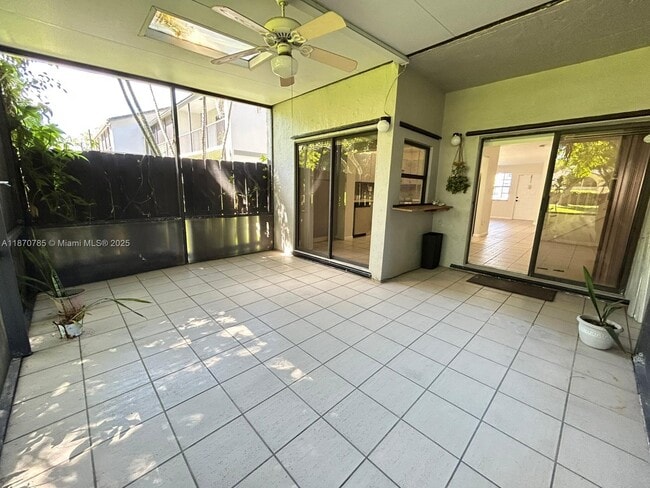 Building Photo - 11047 SW 154th Ct
