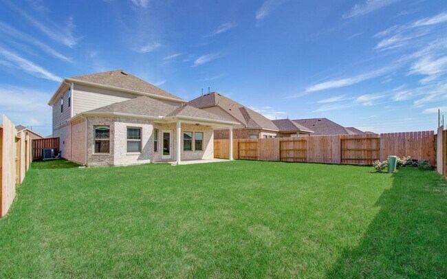 Building Photo - 21611 Sandy Dune Dr