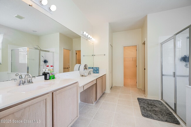 Building Photo - 1630 Sun Gazer Dr