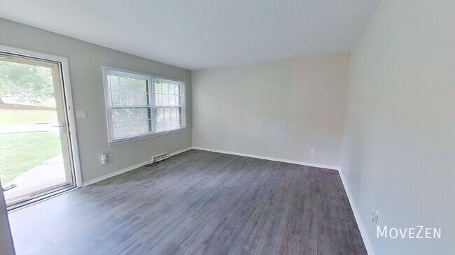 Building Photo - 4201 Carlyle Dr