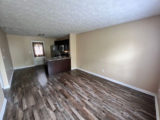 Building Photo - Fern Creek Home