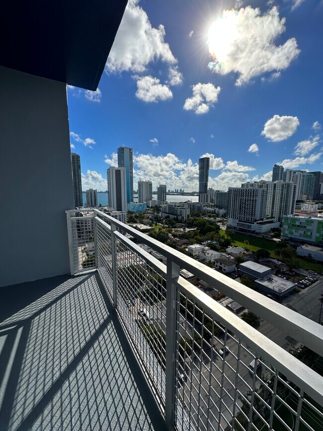 Building Photo - 235 NE 29th St