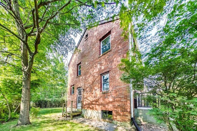 Building Photo - 2710 Emmet Rd