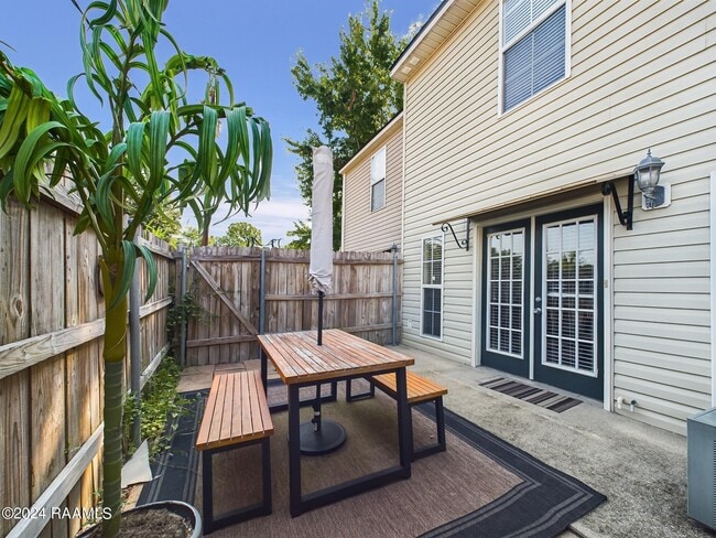 Building Photo - 102 Judice Meadows Ln