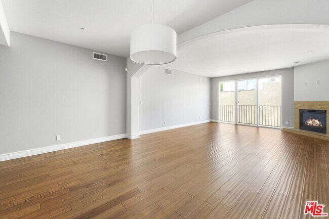 Building Photo - 4711 Ambrose Ave