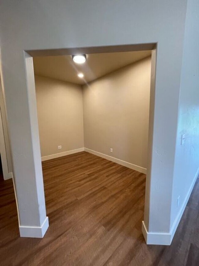 Building Photo - Golf Course Living on Village Greens-  Bedroom plus Den/2 Bath Single Story with 2 Car Garage