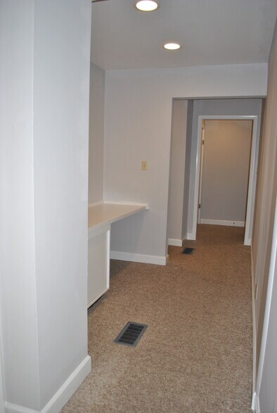 Building Photo - 1323 Quarrier St