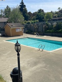 Building Photo - 13700 San Pablo Ave